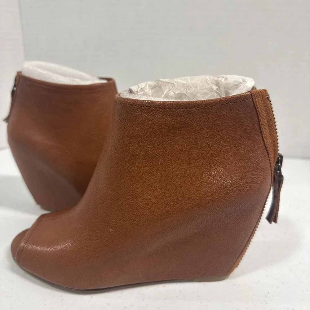 Nine West Leather Wedge Heel Booties Size 5M Brown Peep Toe Shoes Back Zip NEW
